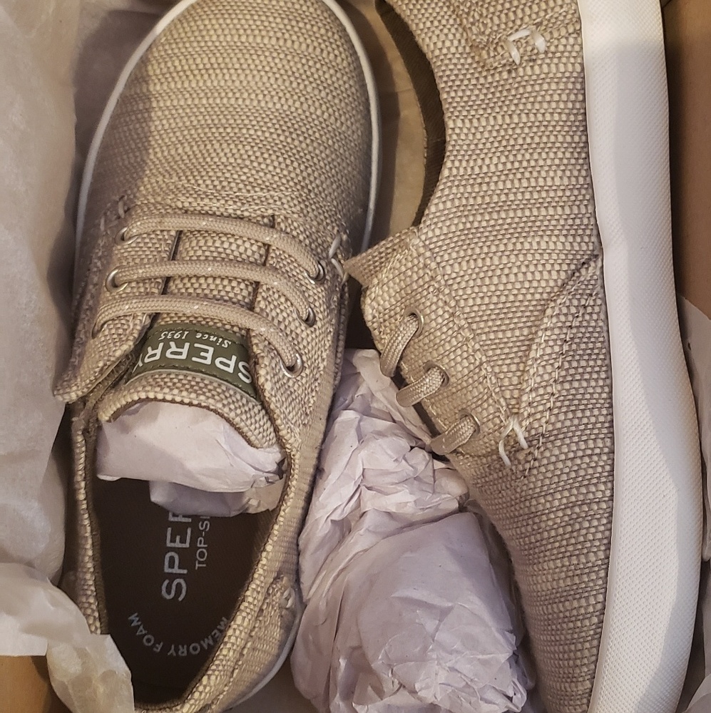 New Child size 10 Sperry